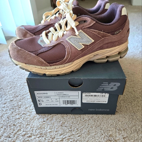 New Balance 2002r Shoes in Black Fig/ Pebble SSense - Picture 9 of 10